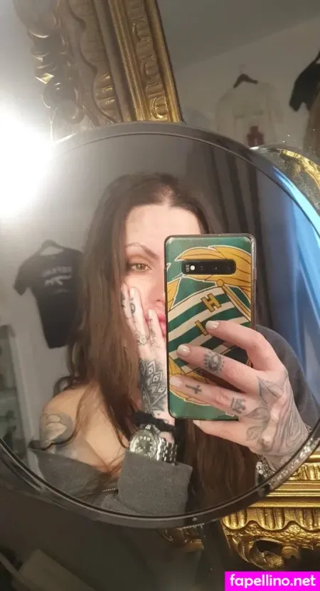 Wineboobsandtattoos OnlyFans Thumbnail #9b9mGw4CsS