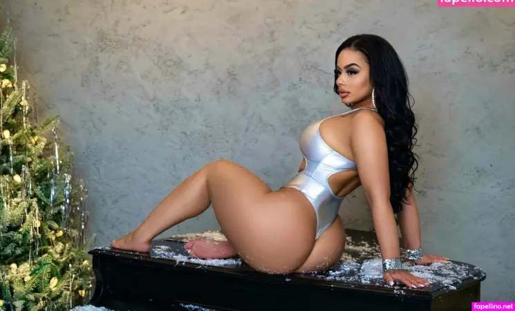 Winny Munhoz 1 OnlyFans Thumbnail #B7sgeWLeru