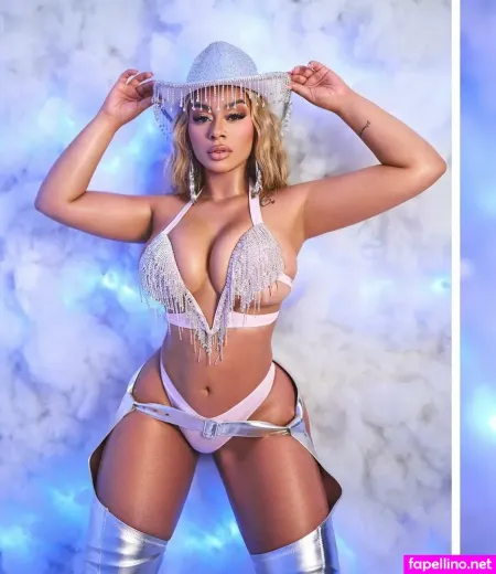 Winny Munhoz 1 OnlyFans Thumbnail #gBgluhHJh2