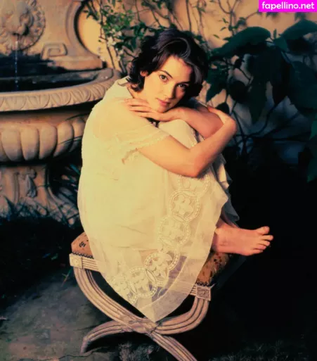 Winona Ryder OnlyFans Thumbnail #E4EPQl5WAj