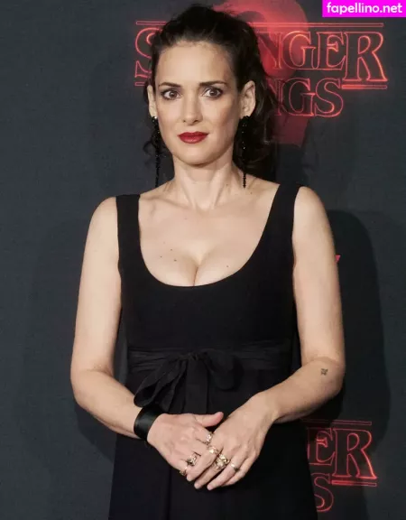 Winona Ryder OnlyFans Thumbnail #iCzUZDa4hy
