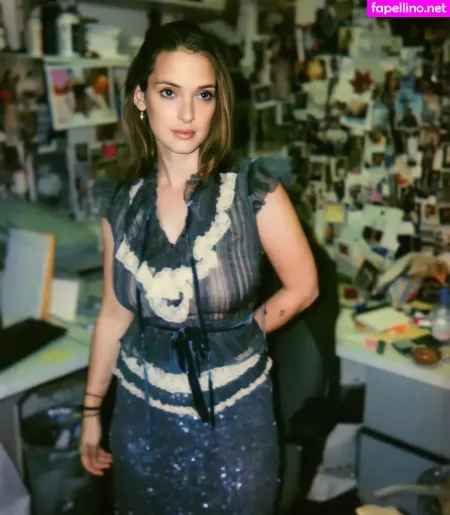 Winona Ryder OnlyFans Thumbnail #lRetT7at35