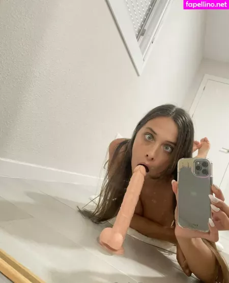 Wnella OnlyFans Thumbnail #y042wk1r44