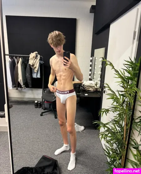 Wolver Peen OnlyFans Thumbnail #APhmskw709