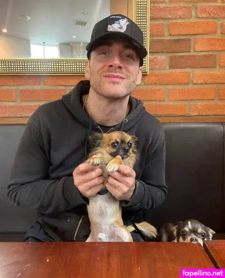 Wolver Peen OnlyFans Thumbnail #b8A9Vy243y