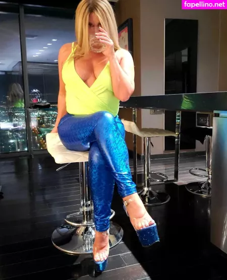 Wonderfeetwoman OnlyFans Thumbnail #79zOYO3Xu9