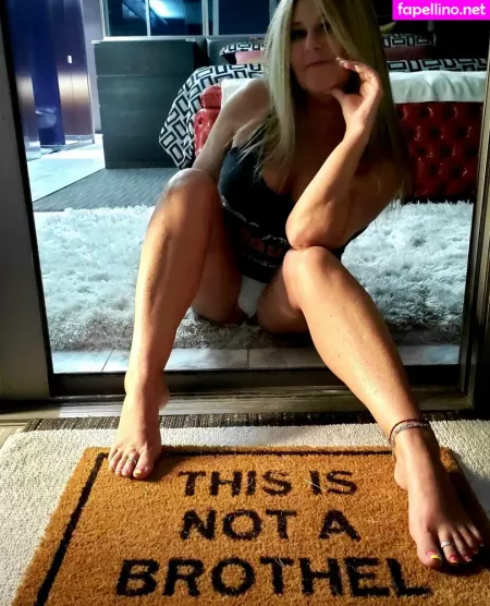 Wonderfeetwoman OnlyFans Thumbnail #XAv8LcXeFZ