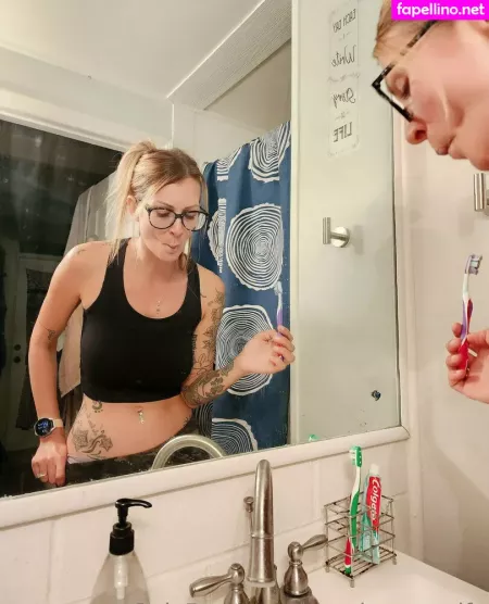Woodsman Wife OnlyFans Thumbnail #8sdY9BS2vW