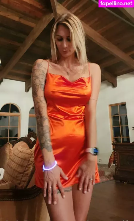 Woodsman Wife OnlyFans Thumbnail #KfmCWB2cI1