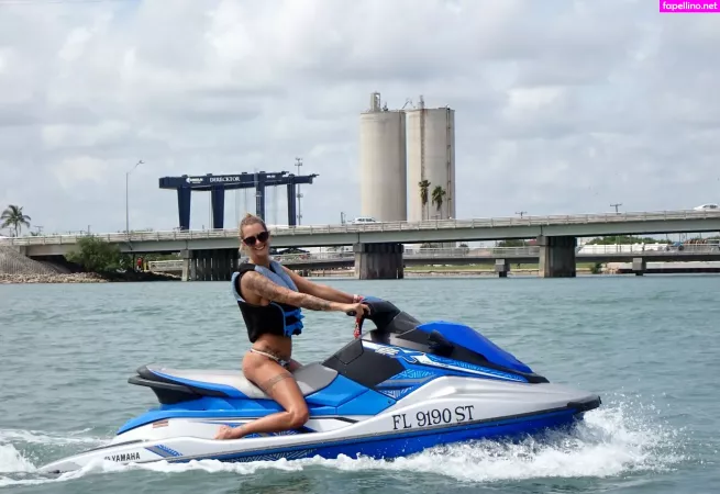 Woodsman Wife OnlyFans Thumbnail #OATgUamn1z