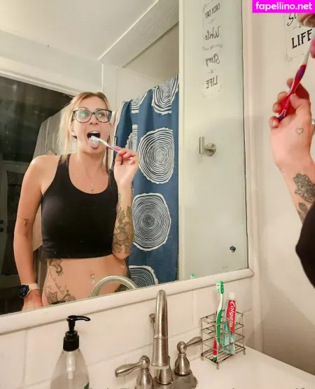 Woodsman Wife OnlyFans Thumbnail #wVdinmEp0b