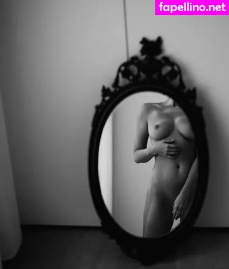 Worldwithinher OnlyFans Thumbnail #q8eN1xqRn5