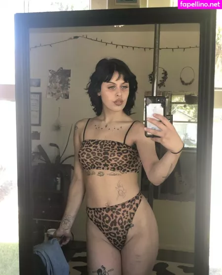 Wormsinmyclownsuit OnlyFans Thumbnail #VVCj7LvNID