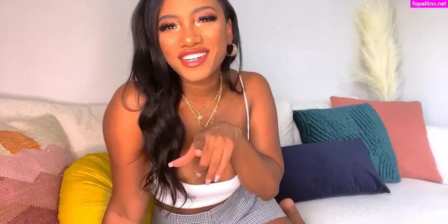 Worship India OnlyFans Thumbnail #zU4uY9HRMx