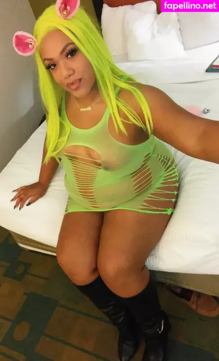 Worship Nicoles Soles OnlyFans Thumbnail #zV4hhP4FFn