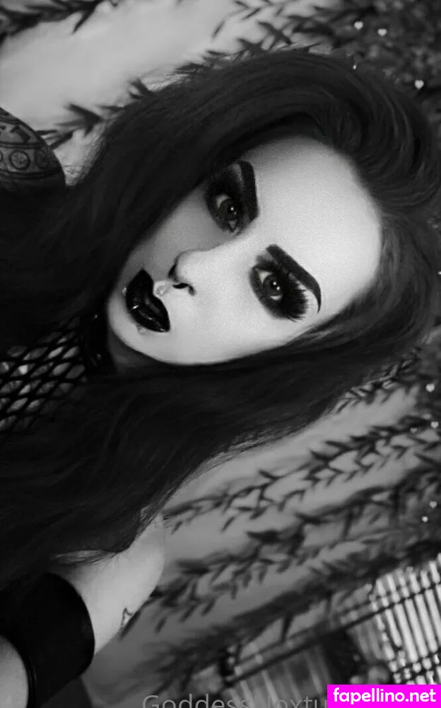 goddessnoxturna, worshipgoddessnoxturna Nude Leaked OnlyFans Photo #GyAkcI5XjC