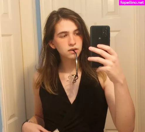 Worsttwoquinns OnlyFans Thumbnail #CErX81hECv