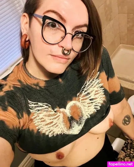 Worthlessholes Main Profile Photo