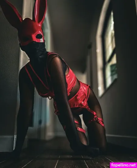 Wrappedinnylon OnlyFans Thumbnail #8qYex3WRLS