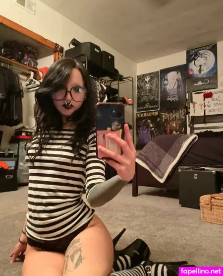 Wuvmia OnlyFans Thumbnail #NLUPjJV0fP