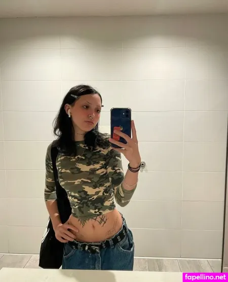 Wuvmia OnlyFans Thumbnail #sgm8JiAFRI