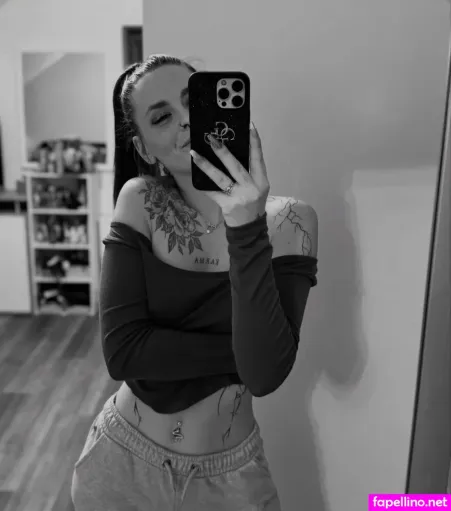 X Beautiful Butterfly X 1 OnlyFans Thumbnail #WpdE9po915