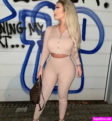 X Bellle X OnlyFans Thumbnail #R9Tk6SG9cB