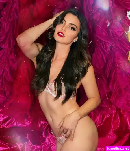 X Burlesque Cast OnlyFans Thumbnail #9CCsUGNbXZ