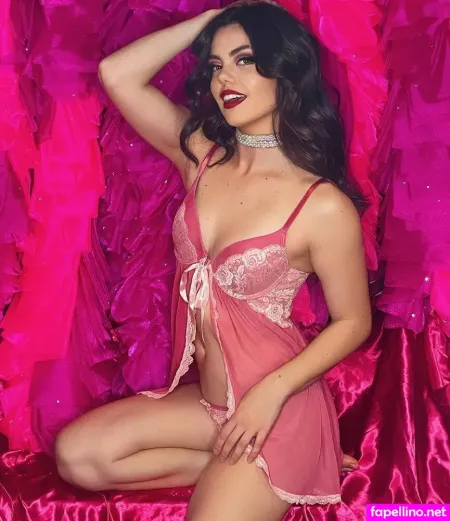 X Burlesque Cast OnlyFans Thumbnail #BHzSceC0V2