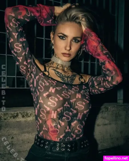 X Nikolina OnlyFans Thumbnail #7CvN2Sddx4