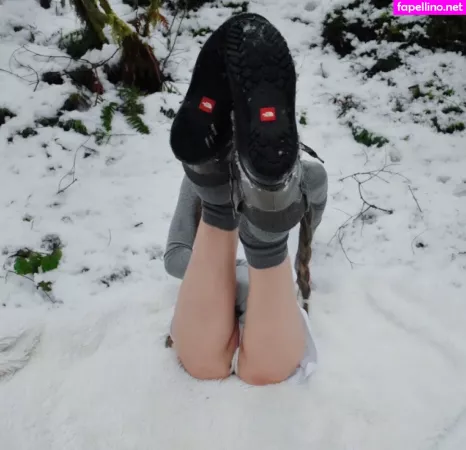 X Snowie X OnlyFans Thumbnail #WW3nN1qEbu