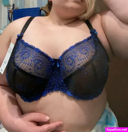 X Sunflower OnlyFans Thumbnail #5ALIOy9o3J