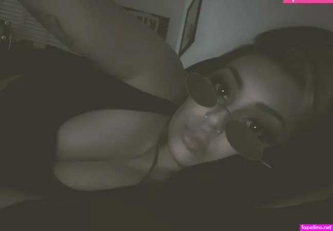 Xbrielleyx OnlyFans Thumbnail #WwbuDrXDe9