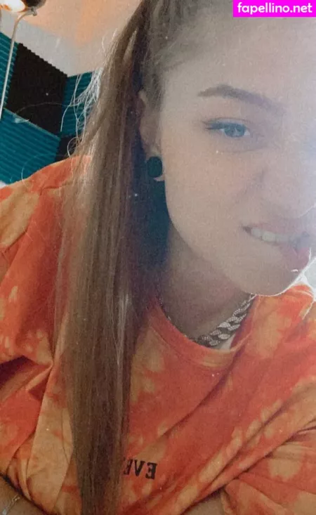 Xcreamy OnlyFans Thumbnail #NFtzWYaIdm