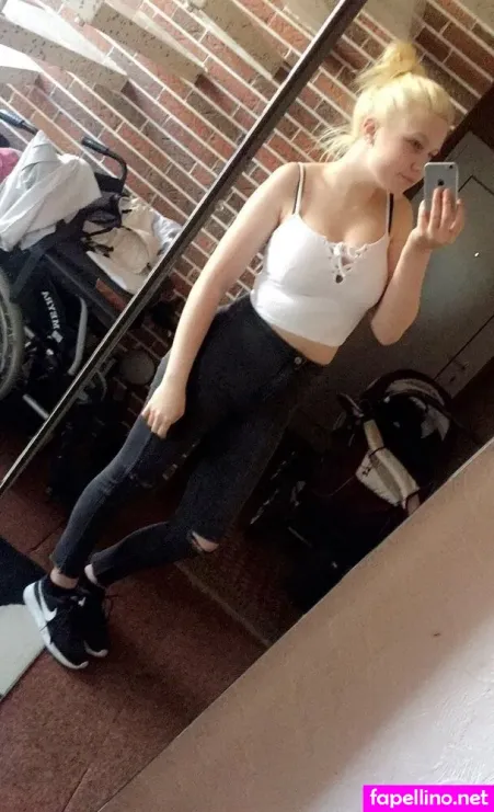 Xenia Tina Marie OnlyFans Thumbnail #UHe8KNDkhv
