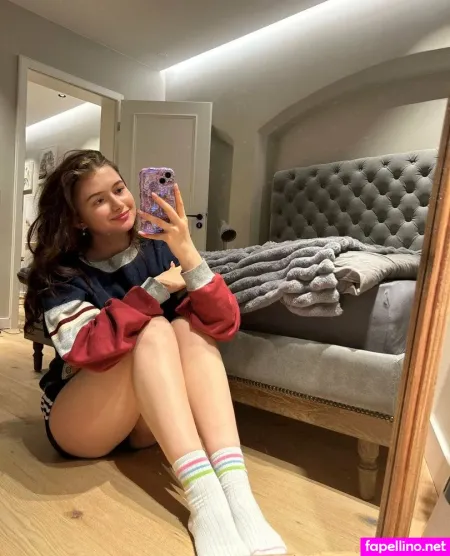 Xenicka OnlyFans Thumbnail #9muDUpnREF