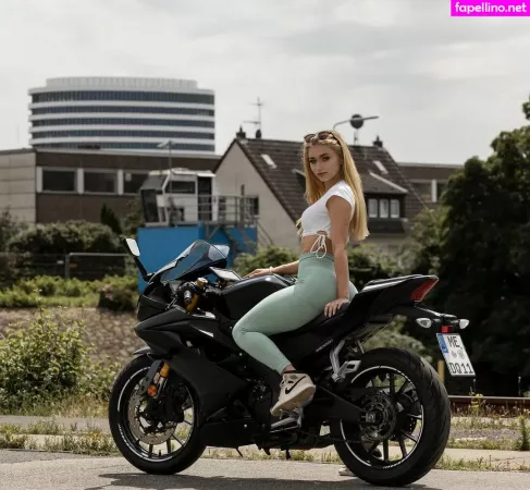 Xh Elen Ax3 OnlyFans Thumbnail #B0CsBMR1zf