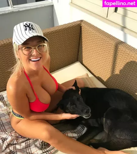 Xhulia Nio Main Profile Photo