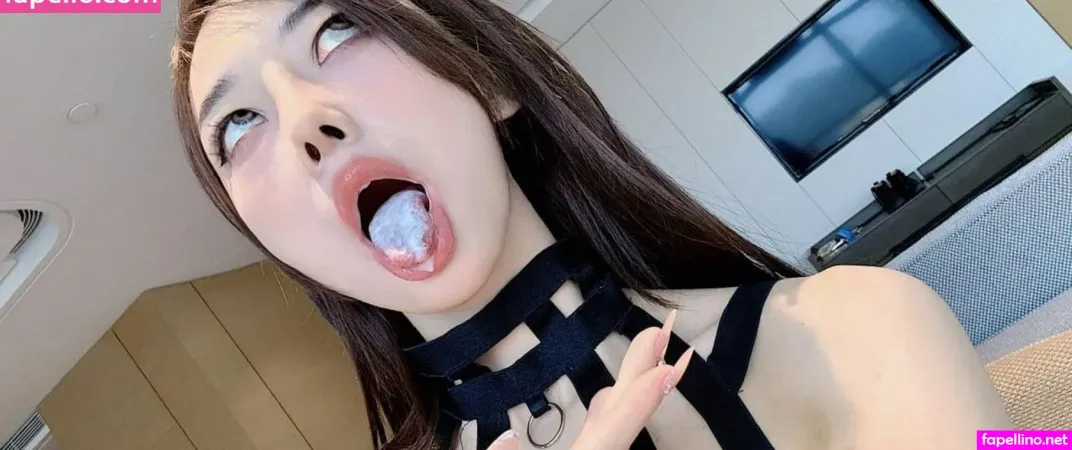 Xiaochuju886 OnlyFans Thumbnail #7brILzVrZw