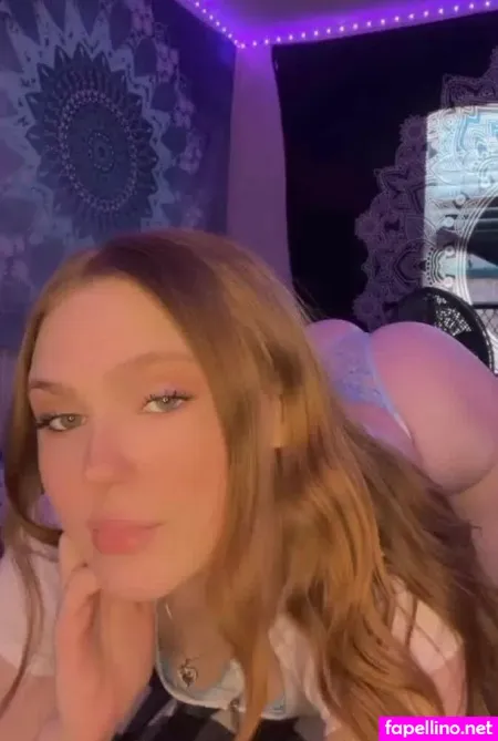 Xobaddiemaddie OnlyFans Thumbnail #KrUNJhWNnP