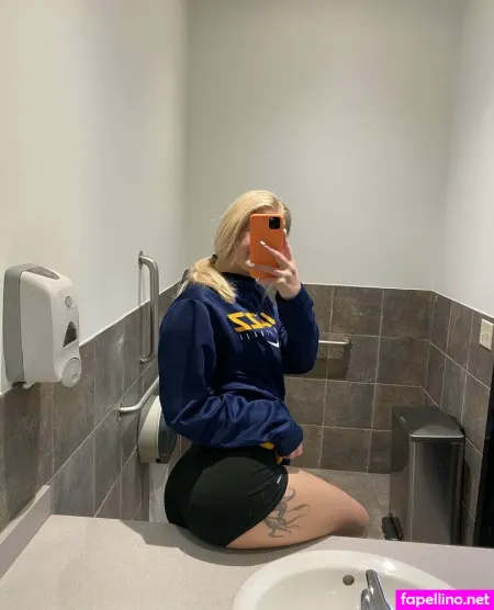 Xoelizabethxoxo OnlyFans Thumbnail #FIy9CqRzza