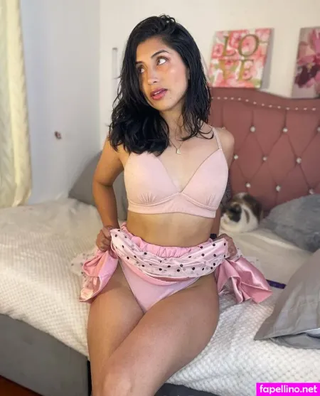 Xolaurawht OnlyFans Thumbnail #JGGFYGd5pH