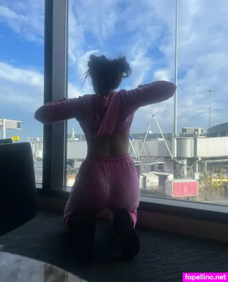Xomoonie OnlyFans Thumbnail #Q0JT7zPmnM