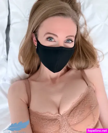 Xoxocarlynextdoor OnlyFans Thumbnail #IipQEjkFA6
