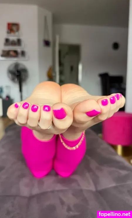 Xoxoxogirl69 OnlyFans Thumbnail #5ZQWqyj7u7