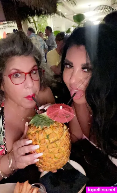 Xratedwife OnlyFans Thumbnail #7OnxyjWwN0