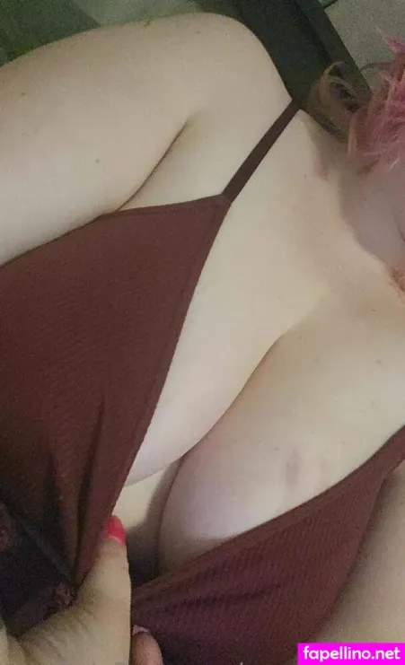 Xsarahrosex OnlyFans Thumbnail #EKLa1QTVIy