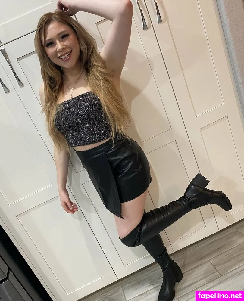 xmileyrainnx, xshadesofmeadowx Nude Leaked OnlyFans Photo #eFtFNTlAAX
