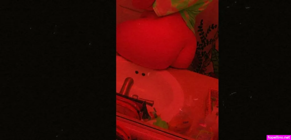 Xstrawbabyfreex OnlyFans Thumbnail #UHtWKFMYeA