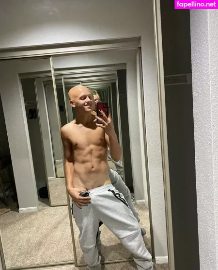 Xtheromanempire1 OnlyFans Thumbnail #1XxGAK7JRP